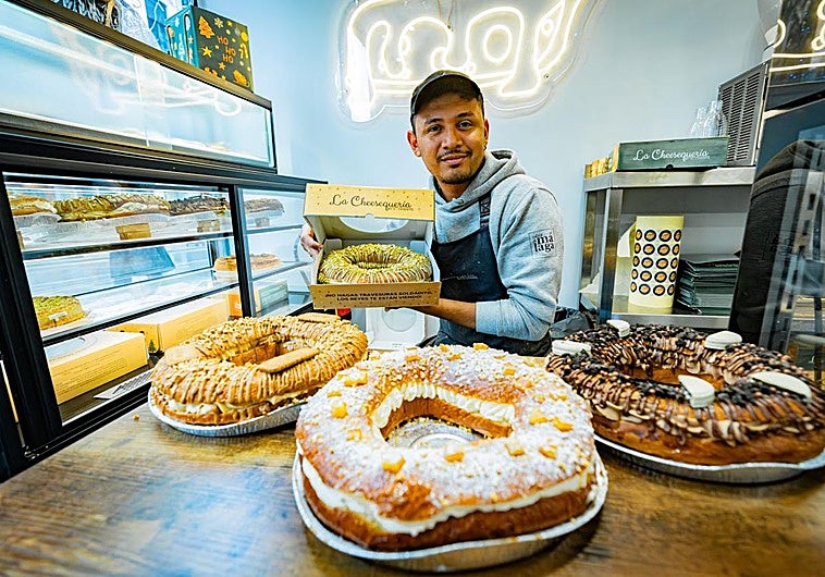 Los granadinos dirimen el dilema del roscón entre el pistacho y la tradición
